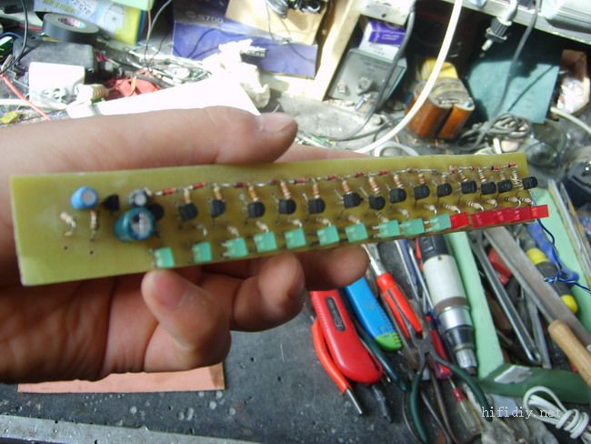 ĳĳ˵ĸȾ˼顣15LED ƽָʾ·