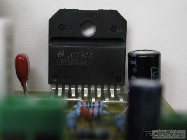 LM3886特写.jpg