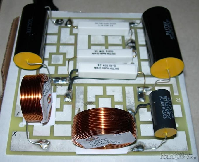 惠威F5 / SD1.1A交叉的 美国译文:DIY惠威f5 5寸中心声道(中置)扬声器音箱项目