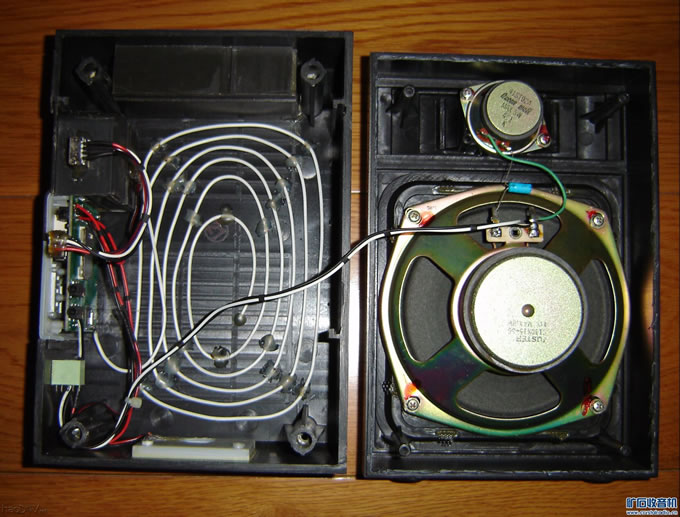 内部.JPG 改造一个mp3播放器