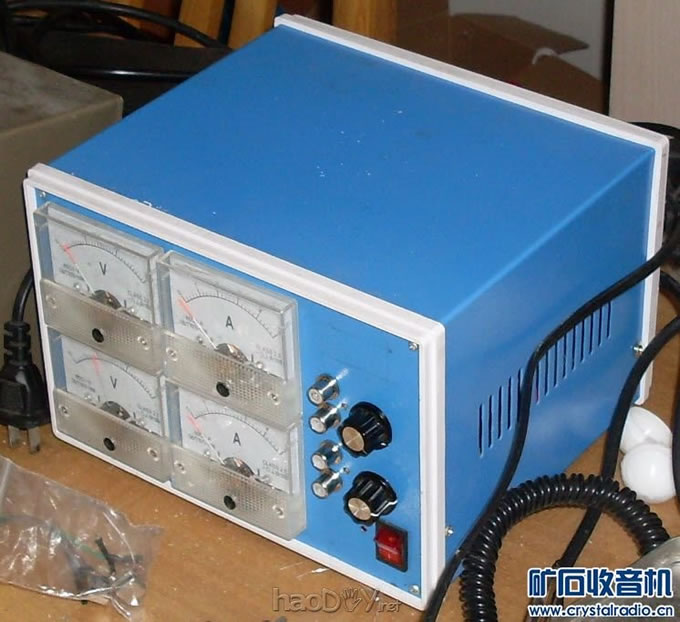 1.25V - 20V˫·ȶȿɵֱѹԴ