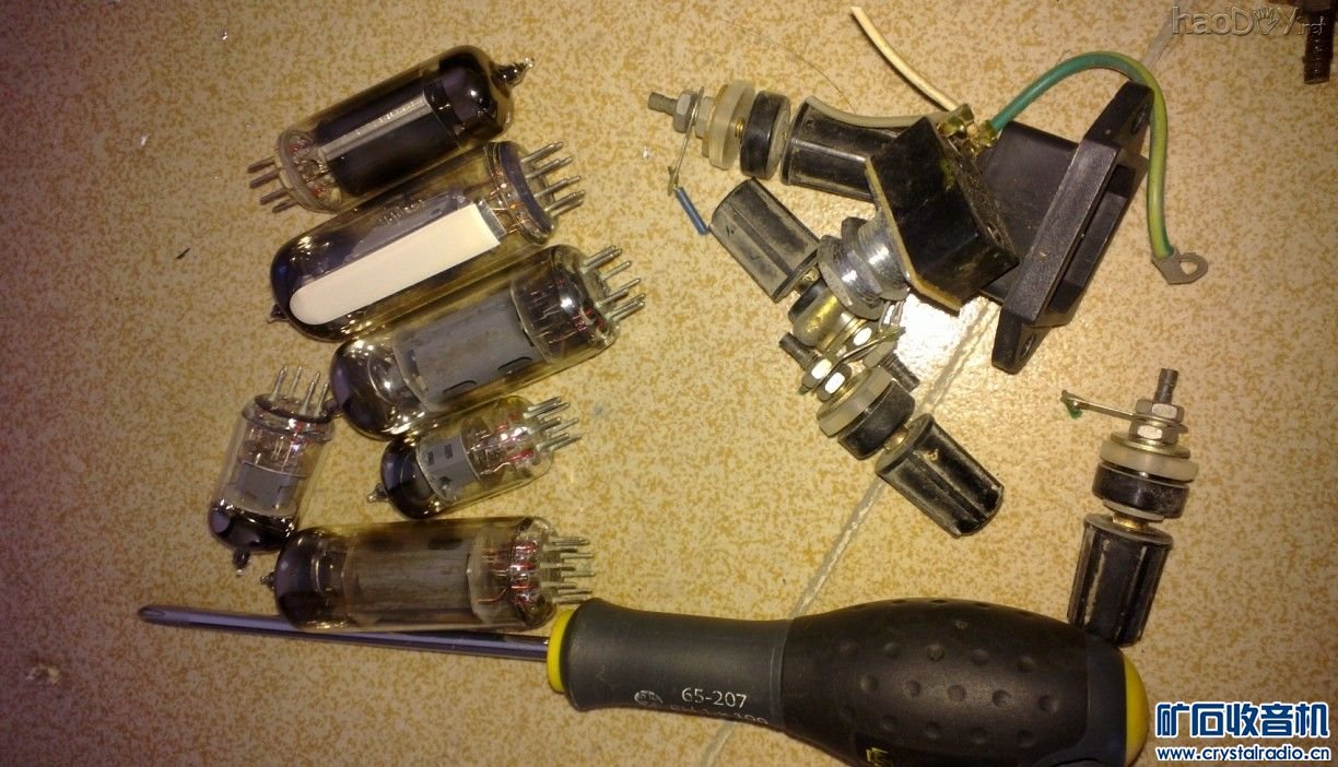 原来打算使用的元件。接线拄.jpg 6N3 SRPP推6P1电子管 单端胆机功率放大器(2)