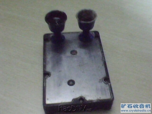 其实就是铁板子加酒盅 DIY的工具 ,电烙铁架焊台