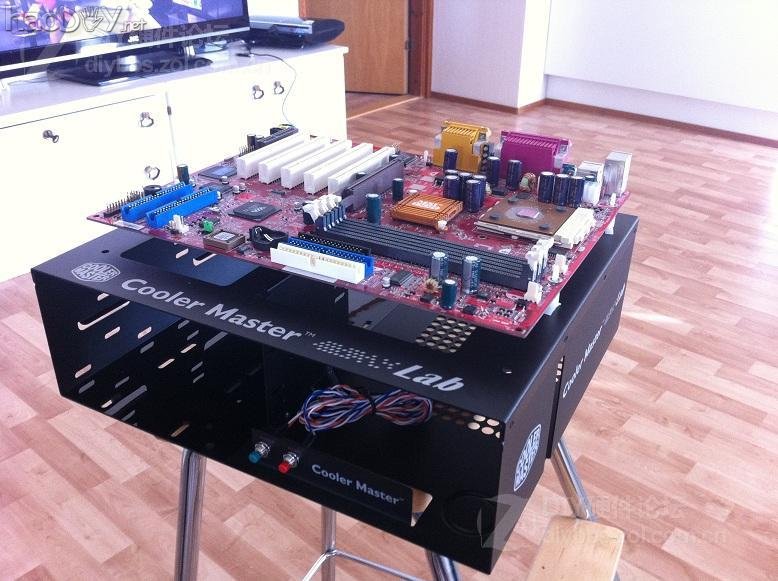 ɫĸ߶̨ Test bench V2