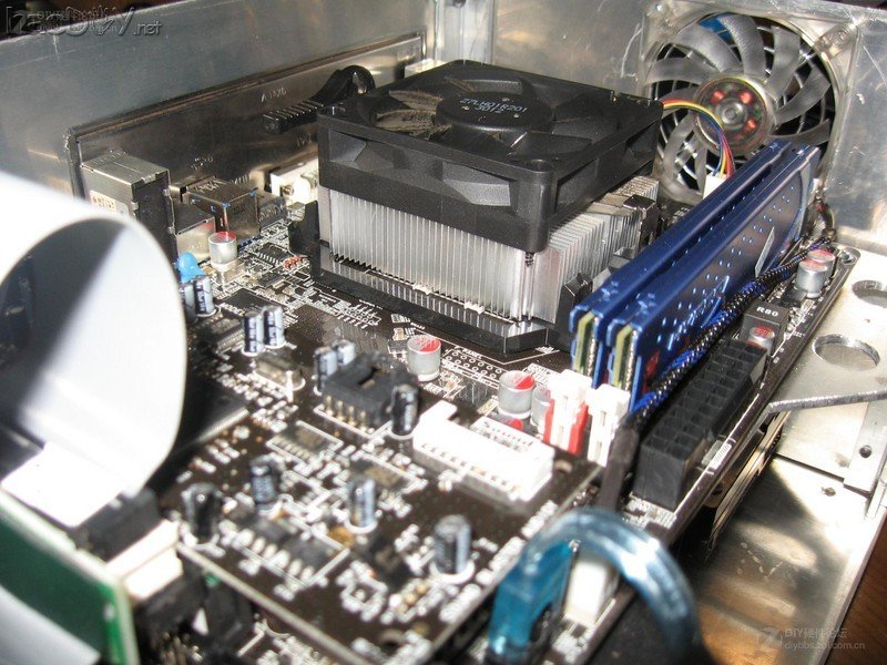 点击查看大图 全球 限量 全铝 全手工制作 标准电源硬盘 HTPC机箱 (已经更新底板制作过程)图片21