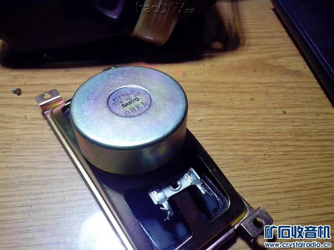 尺寸合适的喇叭 MF500型万用表改造的收音机!!