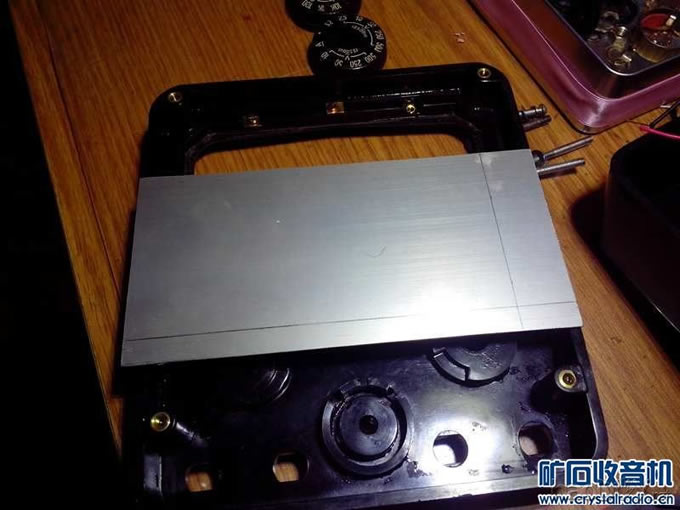 比较材料大小 MF500型万用表改造的收音机!!