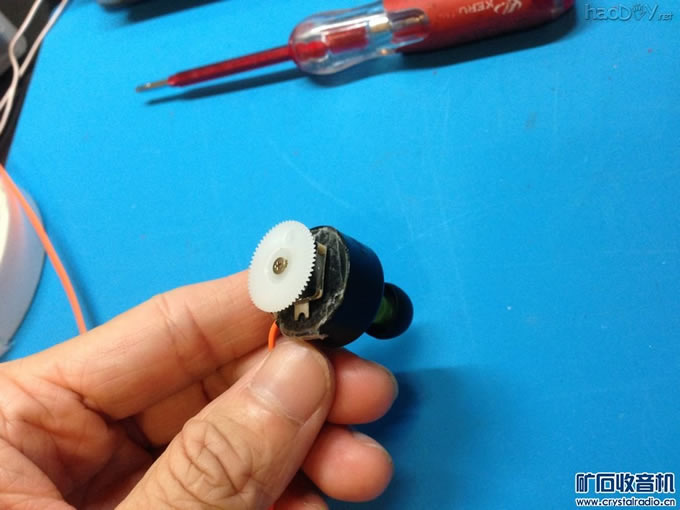 仿蓝牙耳机的一体化超小型矿石收音机