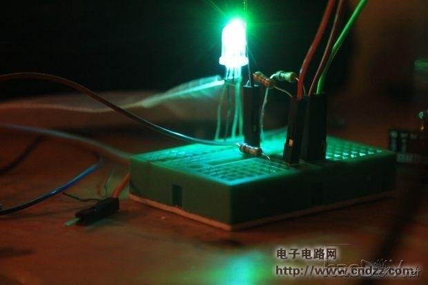 DIYһ������Arduino���Ƶ�RGB LED��