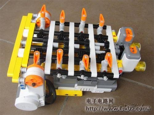 能巡线的NXT机器爬虫