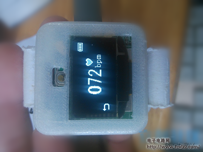 专为老人设计的智能手表,更人性化设计