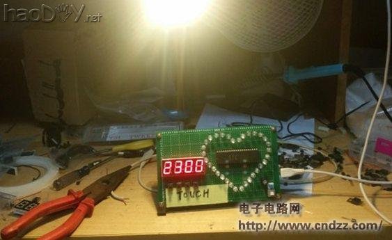 三合一作品:心形流水灯+数码管时钟+触摸无级调光台灯,这个礼物