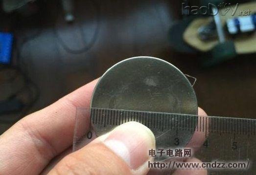 ����һֻ������ۼ�Ĵ������ʵƣ���ƺ���