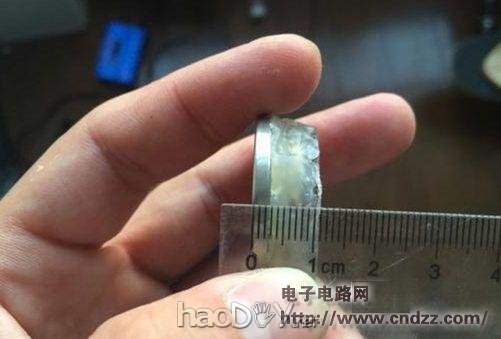 ����һֻ������ۼ�Ĵ������ʵƣ���ƺ���