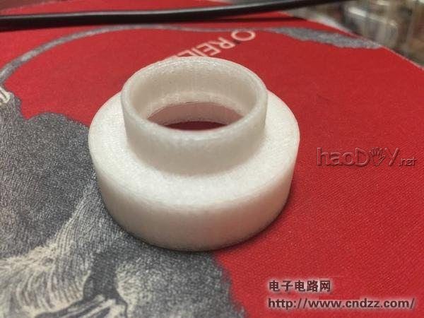 ����һֻ������ۼ�Ĵ������ʵƣ���ƺ���