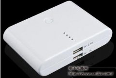 火车站35元买的移动电源拆解,“帅”爆了!