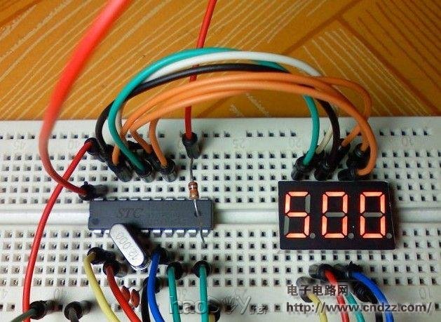 利用单片机+数码管打造的电压表(量程0