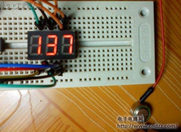 利用单片机+数码管打造的电压表(量程0