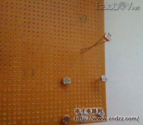 利用洞洞板DIY制作的包包防盗器