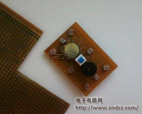 利用洞洞板DIY制作的包包防盗器