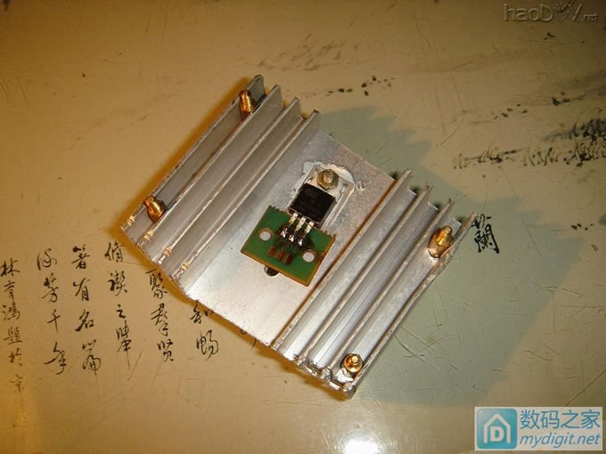 0.02~15V0.02~2AѹʵõԴ