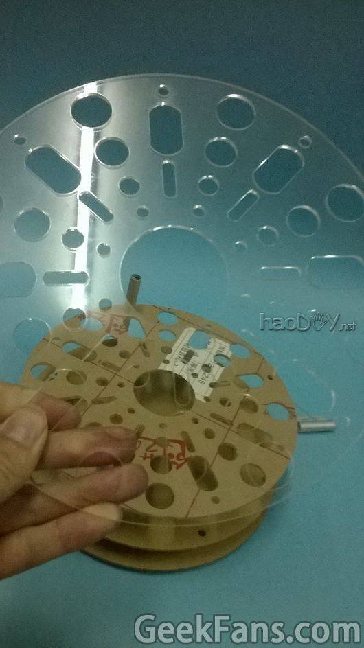 13 (2)_调整大小.jpg 360度旋转工具收纳转盘