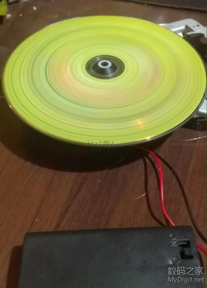 捡了个废光驱,给小孩做了个玩具飞碟。很简单! 捡了个废光驱,给小孩做了个玩具飞碟。很简单!