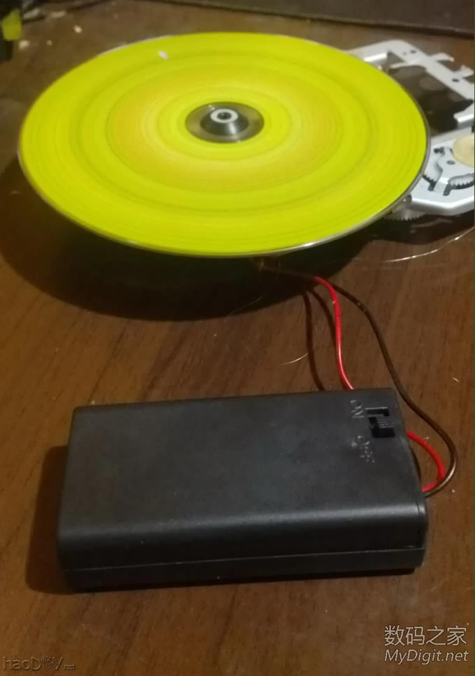 捡了个废光驱,给小孩做了个玩具飞碟。很简单! 捡了个废光驱,给小孩做了个玩具飞碟。很简单!