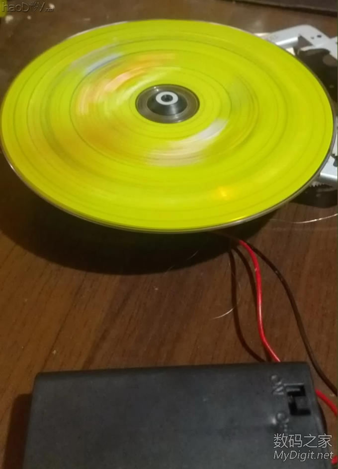 捡了个废光驱,给小孩做了个玩具飞碟。很简单! 捡了个废光驱,给小孩做了个玩具飞碟。很简单!
