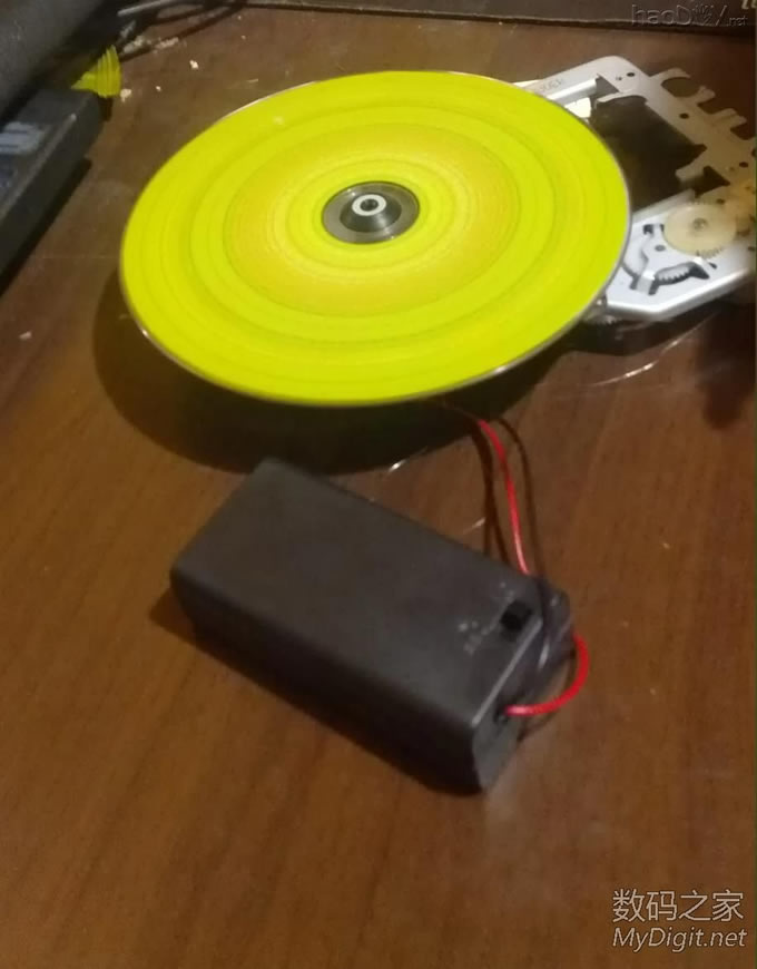 捡了个废光驱,给小孩做了个玩具飞碟。很简单! 捡了个废光驱,给小孩做了个玩具飞碟。很简单!