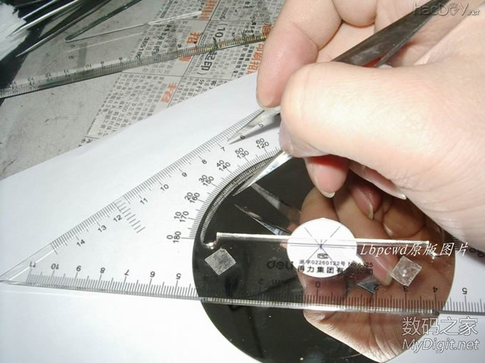 【Lbpcwd DIY (21)】废硬盘变身为生活实用品~钥匙盘 【Lbpcwd DIY (21)】废硬盘变身为生活实用品~钥匙盘