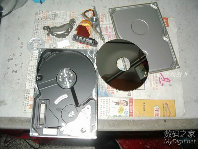 【Lbpcwd DIY (21)】废硬盘变身为生活实用品~钥匙盘 【Lbpcwd DIY (21)】废硬盘变身为生活实用品~钥匙盘