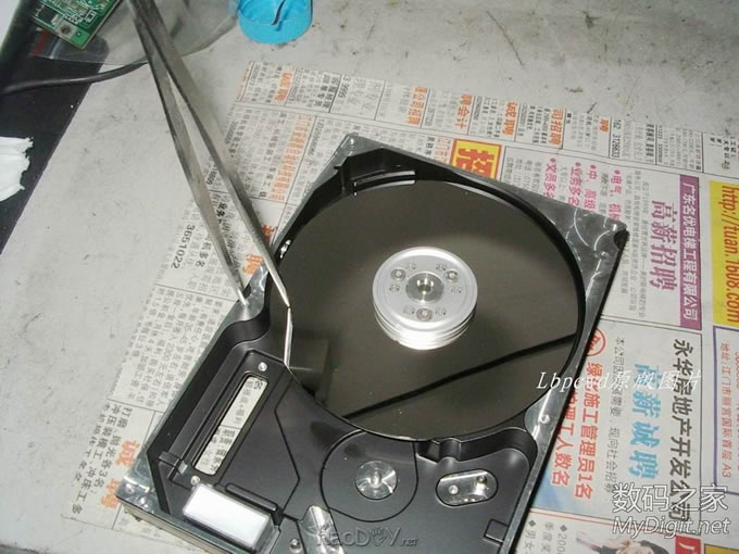 【Lbpcwd DIY (21)】废硬盘变身为生活实用品~钥匙盘 【Lbpcwd DIY (21)】废硬盘变身为生活实用品~钥匙盘