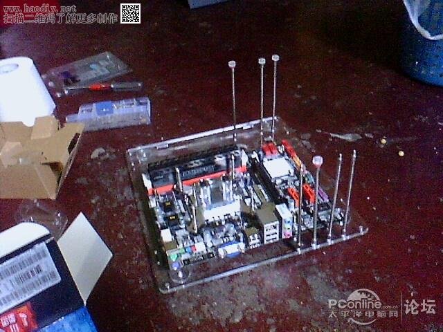 点击查看原图  冰与火的艺术 自制 水冷 电脑桌