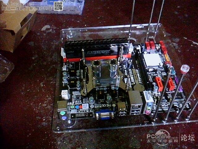 点击查看原图  冰与火的艺术 自制 水冷 电脑桌